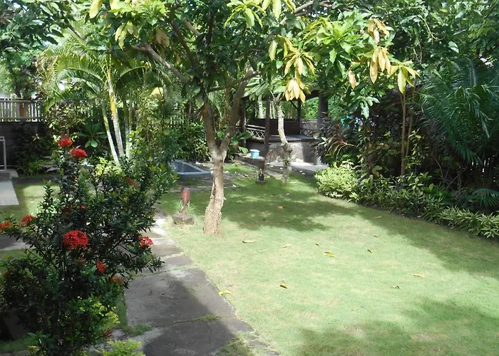 イン Taman Menjangan By Snorkelingmenjangan 2*